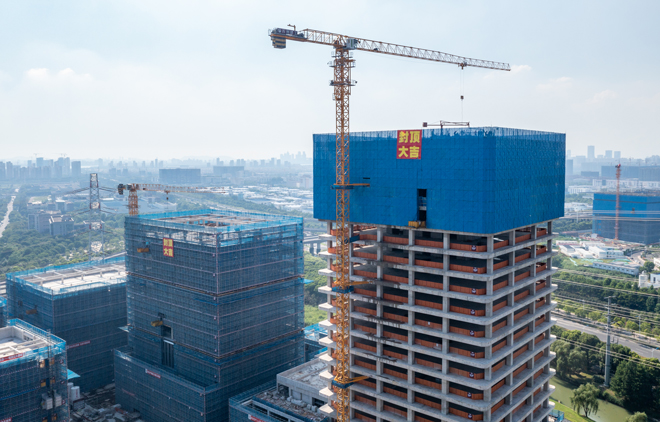 1722310010247650.jpg 20240721生物四期A區(qū)封頂001.jpg